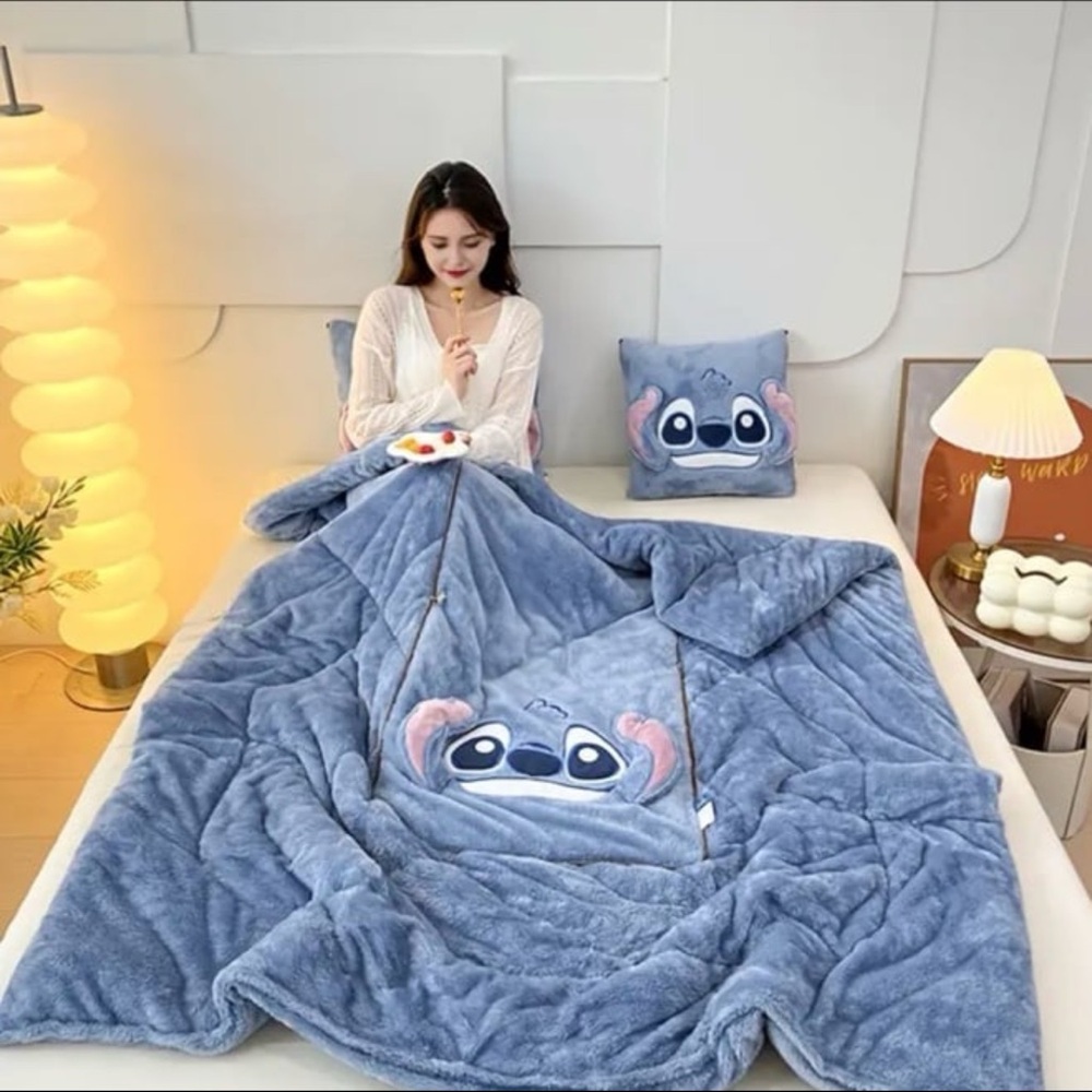 1pc, Disney Stitch 2-In-1 Pillow And Blanket Set, Featuring a Modern Cartoon - Picture 4 of 5